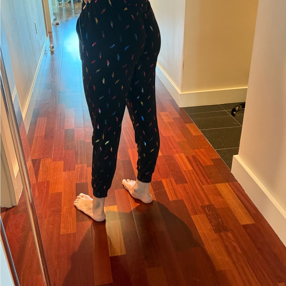 Cute Booty Lounge Set - Picture 5 of 5